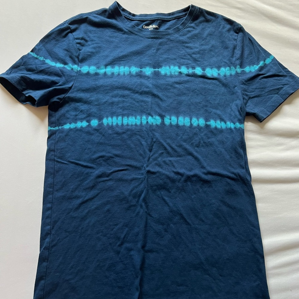 Good Fellow Blue T-Shirt with Light Blue Design Size Small